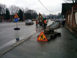 Строители завершили обустройство заездного кармана на остановке у «ликёрки» в Калининграде