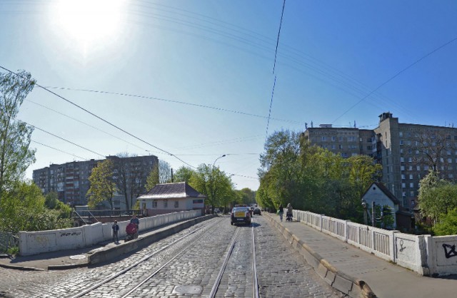 В 2017 году с моста на улице Киевской в Калининграде уберут брусчатку и рельсы