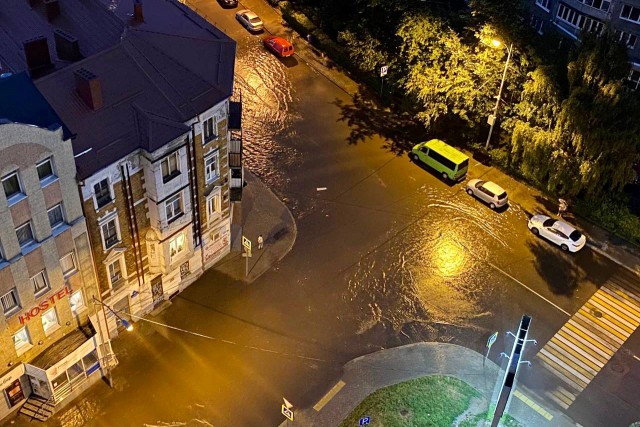 В Калининграде затопило недавно отремонтированную улицу Багратиона