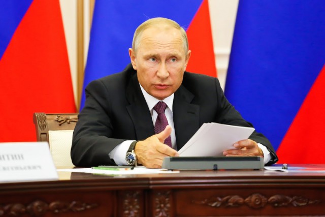 Путин рассказал о поступающих из-за границы фейках по коронавирусу