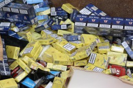 На российско-литовской границе таможенники изъяли более 4,5 тысяч пачек контрабандных сигарет