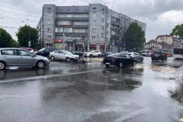 Из-за ДТП на улице Черняховского в Калининграде встали трамваи (фото)