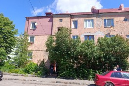 Жильцам аварийного дома на улице Клавы Назаровой в Калининграде вручили ключи от новых квартир (фото)
