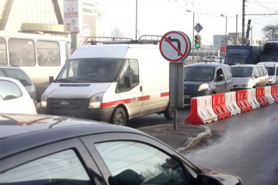 В районе ТЦ «Сити» на Московском проспекте обустроят разворотную полосу