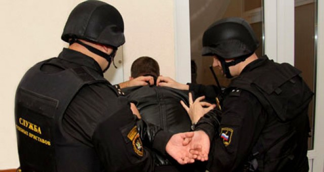 Должник оказал сопротивление судебным приставам в Калининграде