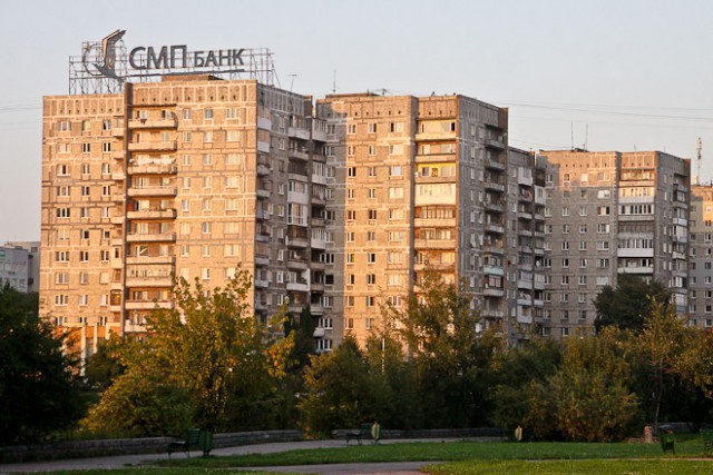 С восьмого этажа дома на Московском проспекте в Калининграде рухнула часть балкона