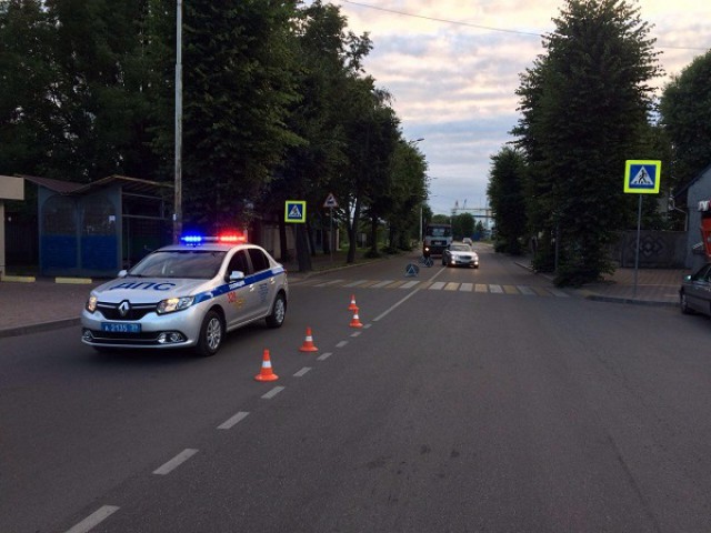 На улице Портовой в Калининграде водитель «Хёндая» сбил 22-летнего пешехода и скрылся