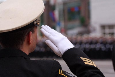 СК: Командир части под Зеленоградском сдал ворота от военных гаражей на металлолом