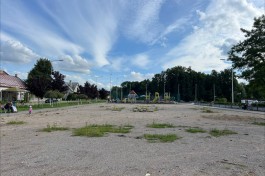 В Краснознаменске ищут нового подрядчика для благоустройства детской площадки на улице Комсомольской