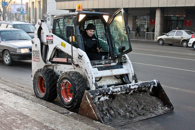 Глава МУП «Чистота»: Уборку снега с дорог Калининграда я оцениваю на твёрдую четвёрку