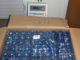 Калининградские таможенники задержали 2,2 тонны новогодних игрушек (фото)