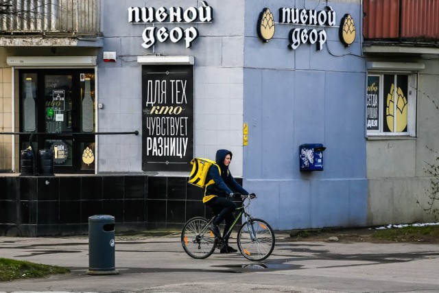 В Калининградской области ужесточают требования к пивным магазинам-барам в жилых домах