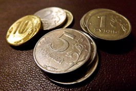 Financial Times: Курс рубля к доллару упадёт ещё на 10-15%