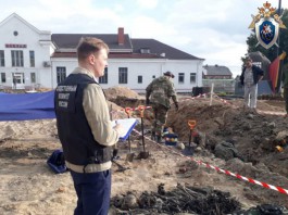 На привокзальной площади Гусева нашли останки 75 бойцов Красной армии
