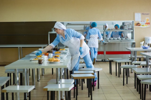 Бесплатное питание для младших школьников в Калининградской области оценили в 70 рублей на человека