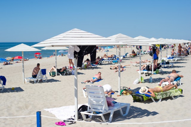«Лето уже началось»: как главные пляжи Калининградской области подготовились к купальному сезону