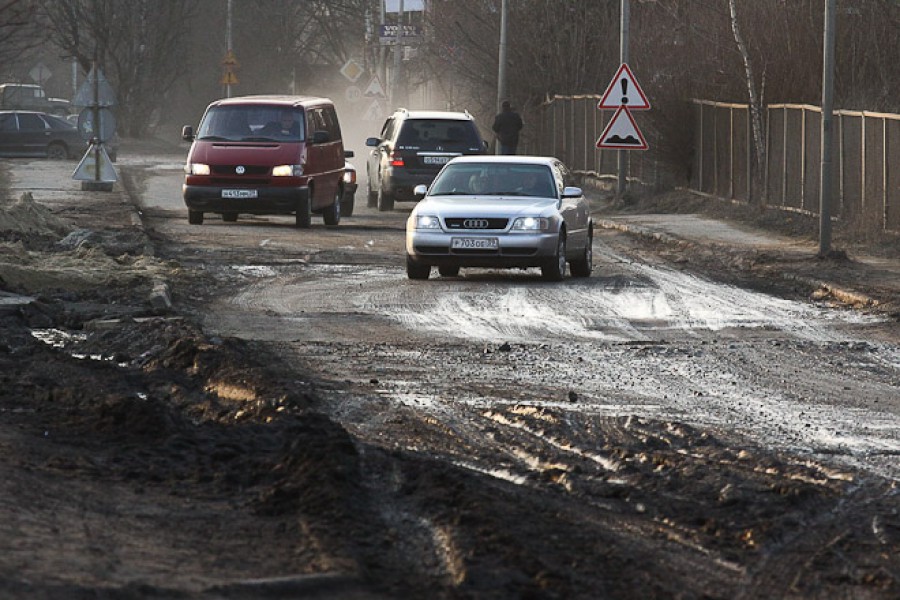 «Самая грязная улица города»: во что превратило набережную Карбышева строительство стадиона к ЧМ-2018 (фото)