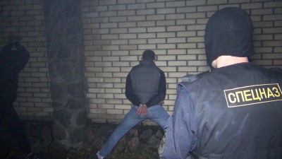 «Привет из 90-х»: трое мужчин вывезли в лес жителя Гвардейска и требовали у него полмиллиона (фото)