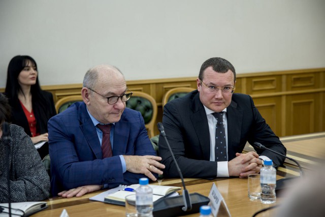 Валерий Шерин — справа