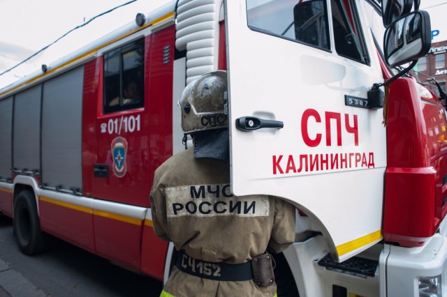 При пожаре на улице Репина в Калининграде пострадала женщина