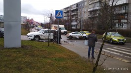 На улице Сибирякова в Калининграде столкнулись Porsche Cayenne и Audi TT