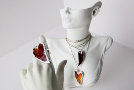 В Калининградской области разработали технологию нанесения потали на янтарь (фото)