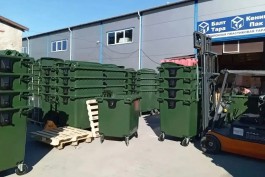 На пароме из Петербурга в Калининградскую область доставили более 1500 мусорных контейнеров