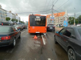 В Калининграде в салоне автобуса упал 66-летний пассажир