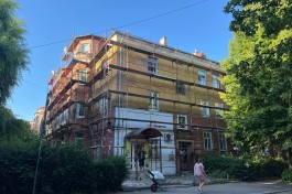 На улице Комсомольской в Калининграде начинают ремонт дома 1913 года (фото)