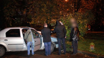 УМВД: Супружеская пара продавала наркотики во время прогулок с четырёхлетним сыном (видео)