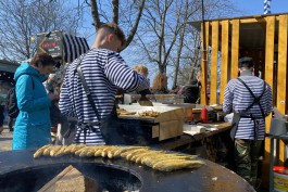 «Хот-дог из салаки и шашлык из осьминога»: в Зеленоградске открылся гастрономический «Фиштиваль»