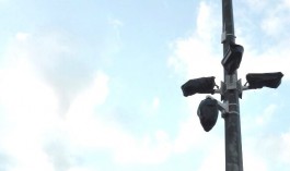 Зачем камеры видеонаблюдения у стадиона на Острове завесили чёрными пакетами?
