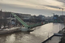 &laquo;Подняли пролёт&raquo;: в Калининграде тестируют новый пешеходный мост на остров Канта