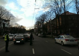 На проспекте Мира в Калининграде столкнулись «Тойота» и «Ниссан»: пострадал мужчина