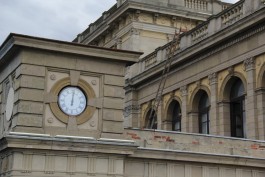 На здании бывшей кёнигсбергской биржи в Калининграде появились часы (фото)