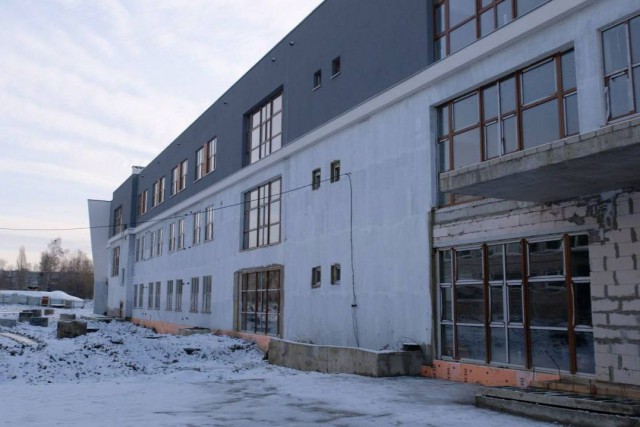 Администрация Калининграда выставила претензию и неустойку подрядчику корпуса школы №50