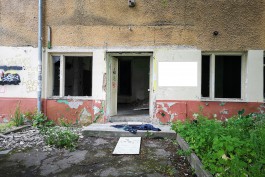 Мэрия Калининграда пытается заставить собственника огородить опасное здание на Тельмана (фото)
