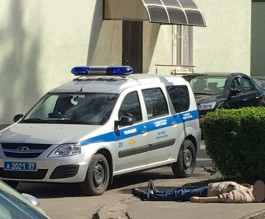 Возле входа в ЗАГС №2 в Калининграде умер 35-летний мужчина