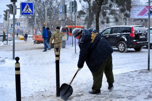 Директор «Чистоты»: Перед зимой в Калининграде уволились около 40 дворников