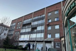 На проспекте Мира в Калининграде завершили ремонт советской пятиэтажки с декором фибробетона (фото)