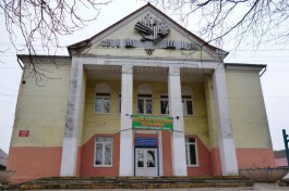 На ремонт здания Дома культуры с колоннами в Ладушкине выделили 65 млн рублей 