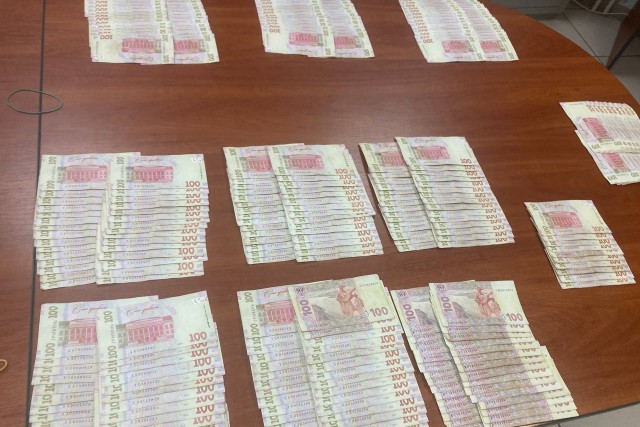 На погранпереходе Мамоново — Гжехотки у украинца изъяли валюту на девять тысяч долларов