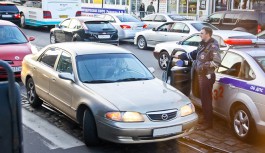 Из-за аварии на перекрёстке Черняховского и Пролетарской третий день не работает светофор