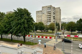 Возле бывшего универсама &laquo;Московский&raquo; в Калининграде начали обустраивать трамвайные платформы (фото)