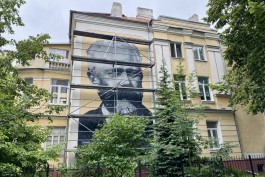 На стене исторического дома в Калининграде нарисовали огромный портрет Чайковского