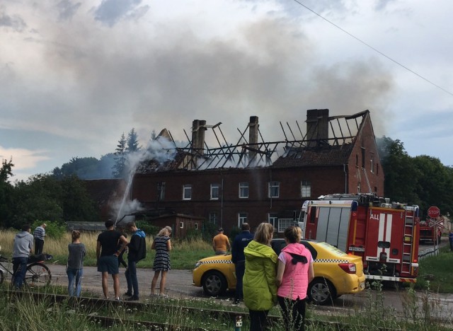 Жильцов сгоревшего дома в Черняховске временно поселили в гостинице