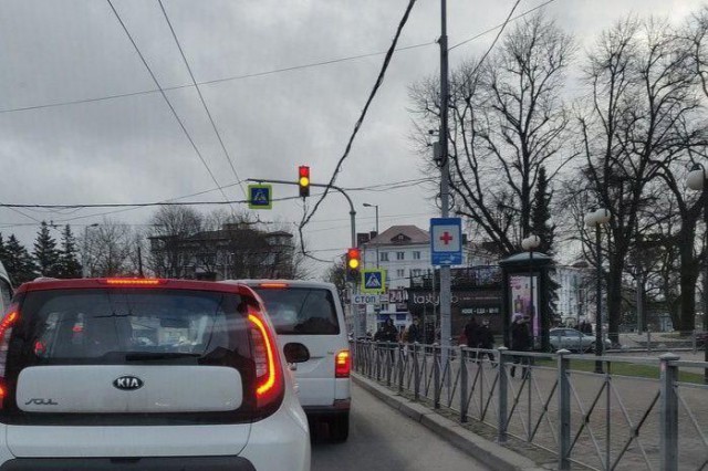 На проспекте Мира в Калининграде заработали два новых светофора