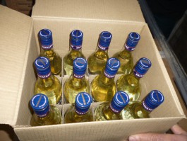 На границе с Литвой таможенники задержали 1380 литров винного напитка (фото)
