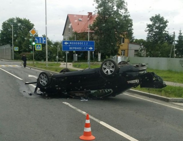 Длб калининград. Авария 8 июля 2021 в Калининграде. ДТП В Калининградской области на Ленинском проспекте 4. ДТП В Сосновке Калининградской области 21.10.2021.