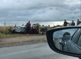 Очевидцы: Под Гвардейском столкнулись две легковушки, погиб человек